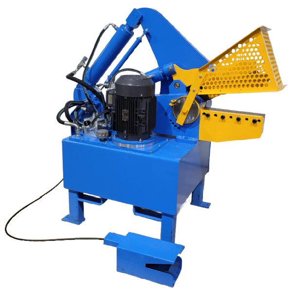 The DTX 400 Alligator Shear has an automatic hydraulic scrap hold-down for speed and safety while processing scrap metal.